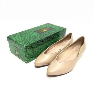 Vintage 1980s deadstock vegan beige leather slip on mini wedge heels